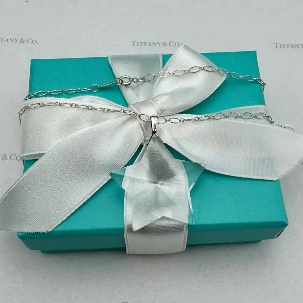 Tiffany & Co. Crystal Star Pendant Necklace Sterling Silver Chain Gift Box